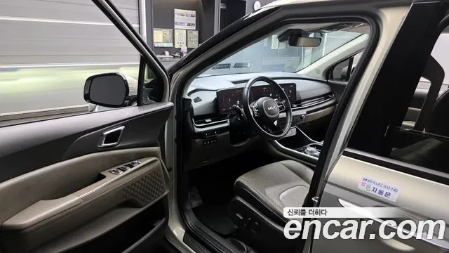 Kia Carnival 2023 thumb 10