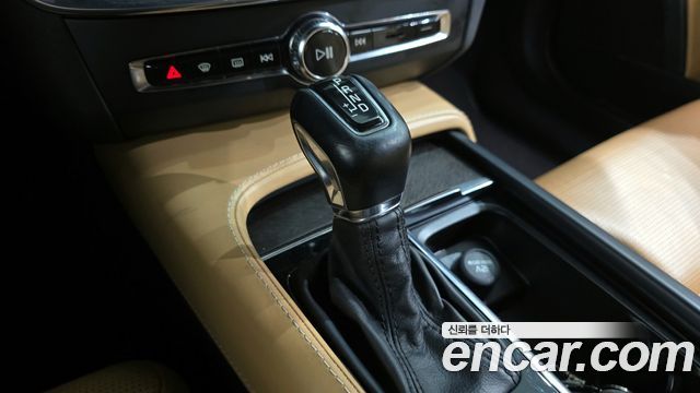 Volvo V90 2019 thumb 10