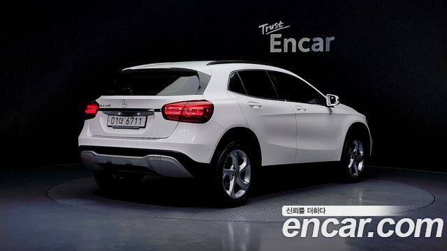 Mercedes-Benz GLA 2019 thumb 3
