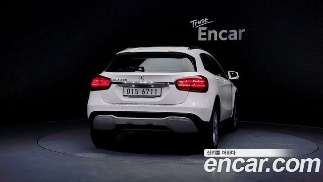 Mercedes-Benz GLA 2019 thumb 4