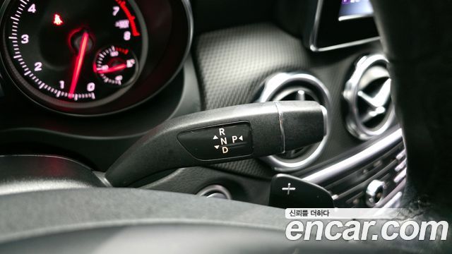 Mercedes-Benz GLA 2019 thumb 9
