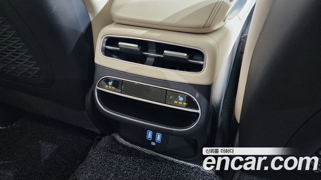 Genesis GV70 2022 thumb 11