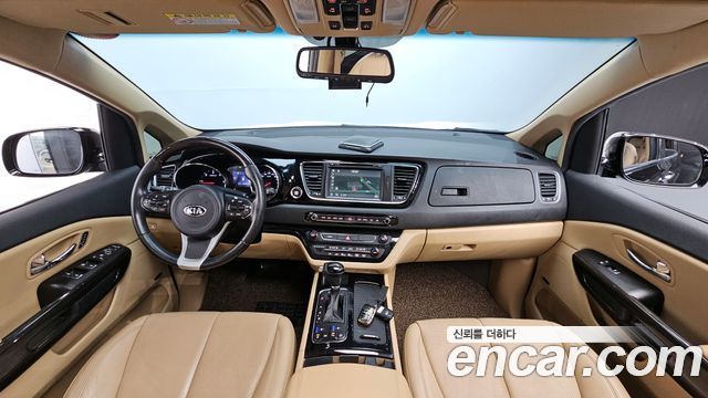 Kia Carnival 2016 thumb 8