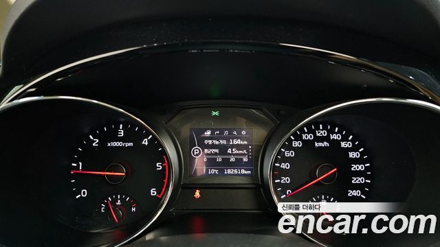 Kia Carnival 2016 thumb 9