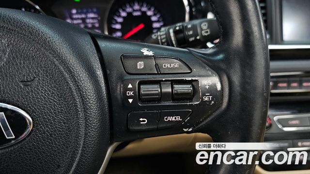 Kia Carnival 2016 thumb 11