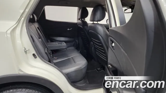 SsangYong Tivoli 2022 thumb 12