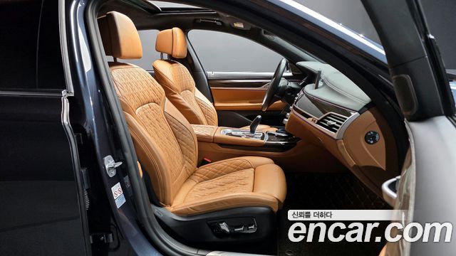 BMW 7 серии 2019 thumb 10