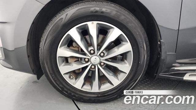 Kia Carnival 2016 thumb 6