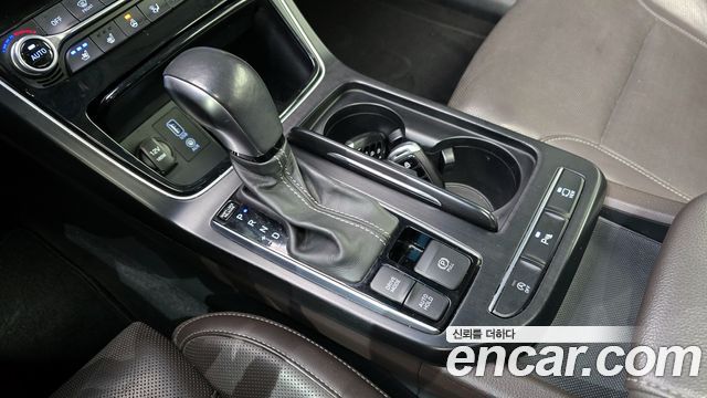 Hyundai Grandeur 2017 thumb 10