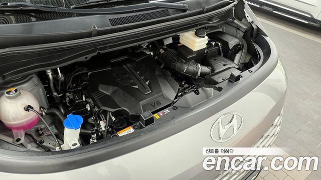 Hyundai Staria 2023 thumb 7