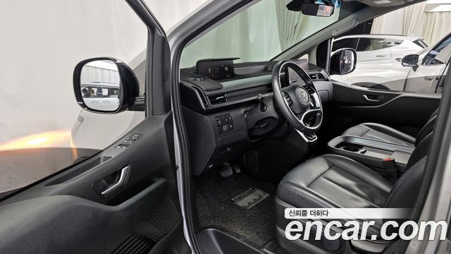 Hyundai Staria 2023 thumb 11