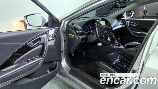 Hyundai Grandeur 2013 thumb 10