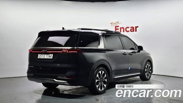 Kia Carnival 2022 thumb 3