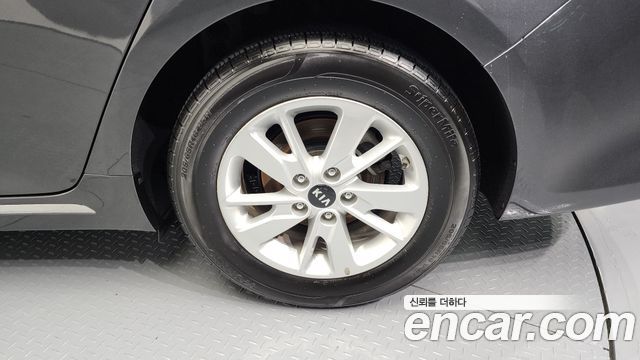 Kia K5 2017 thumb 6