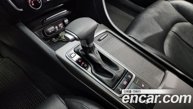 Kia K5 2017 thumb 10