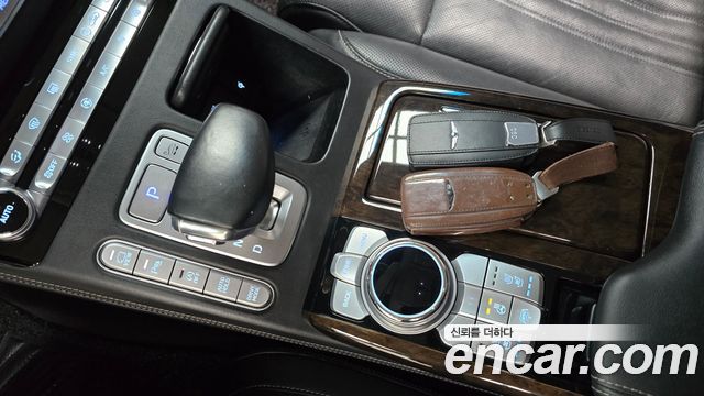 Genesis G90 2019 thumb 10
