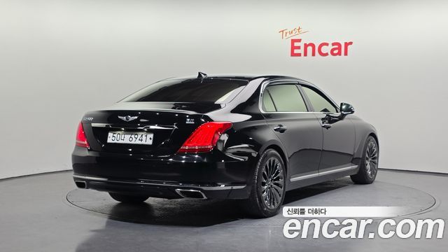 Genesis G90 2016 thumb 3