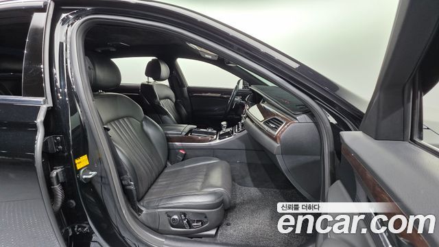 Genesis G90 2016 thumb 11