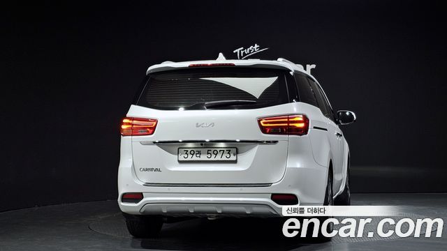 Kia Carnival 2018 thumb 4