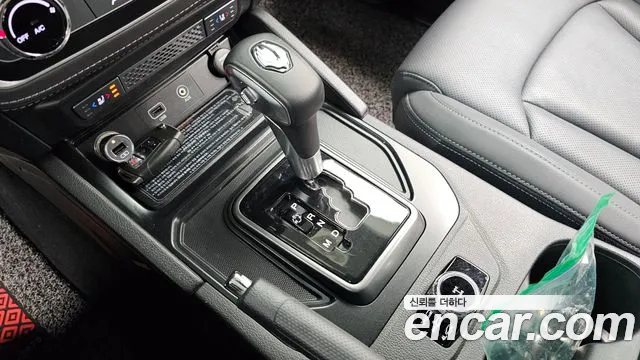 SsangYong Rexton 2020 thumb 10