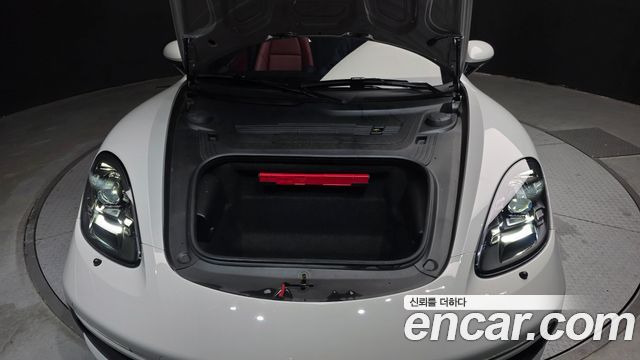Porsche Cayman 2024 thumb 6