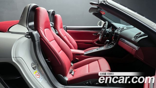 Porsche Cayman 2024 thumb 10