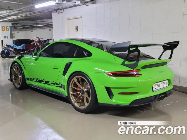Porsche 911 2019 thumb 6