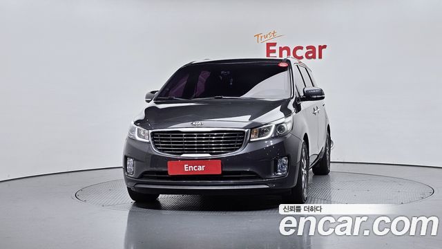 Kia Carnival 2017 thumb 4