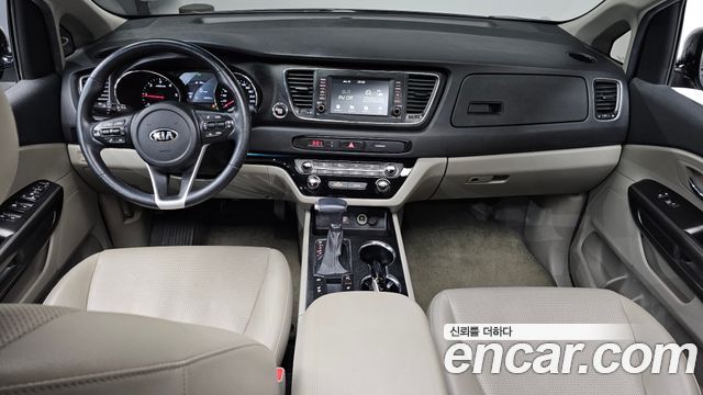 Kia Carnival 2018 thumb 8