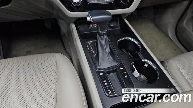 Kia Carnival 2018 thumb 10