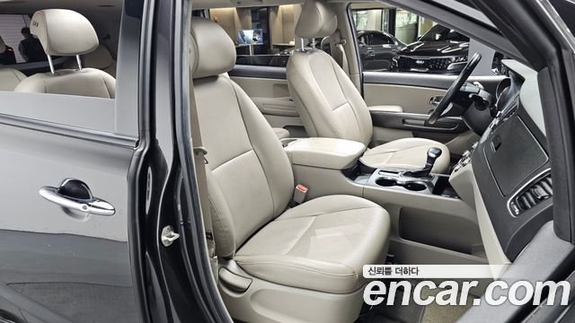 Kia Carnival 2018 thumb 11