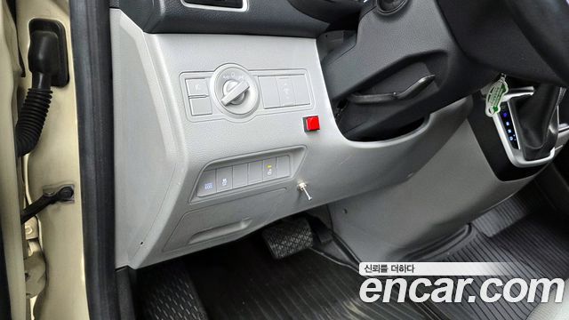 Hyundai Staria 2017 thumb 12