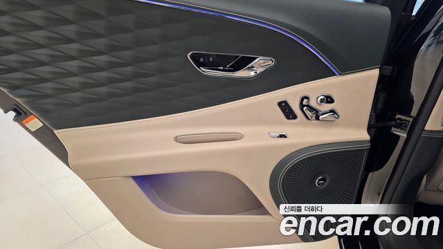 Bentley Flying Spur 2024 thumb 10