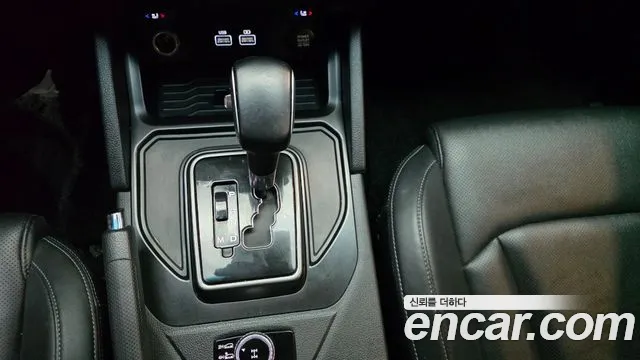 SsangYong Rexton 2022 thumb 10