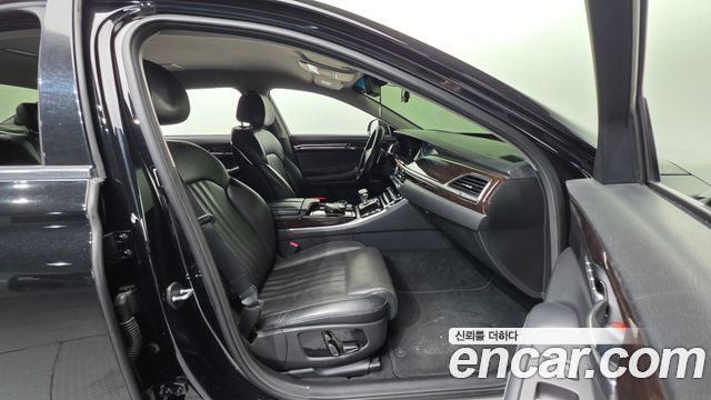 Genesis G90 2016 thumb 10