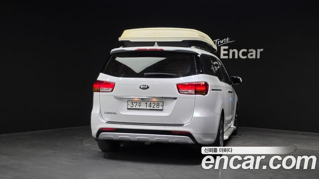 Kia Carnival 2014 thumb 5