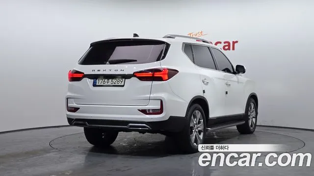 SsangYong Rexton 2021 thumb 3