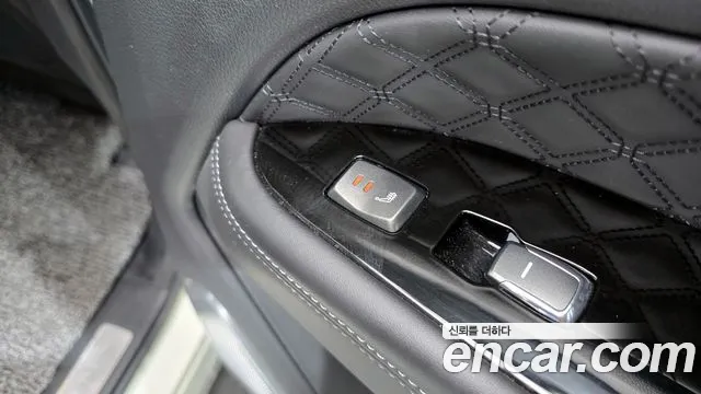 SsangYong Rexton 2021 thumb 11
