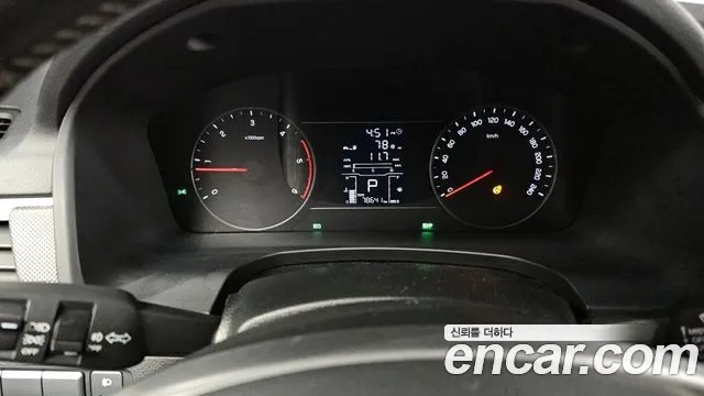 SsangYong Rexton 2019 thumb 8