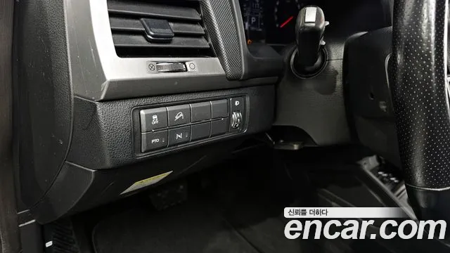 SsangYong Rexton 2019 thumb 11
