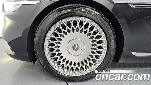 Genesis G90 2019 thumb 6