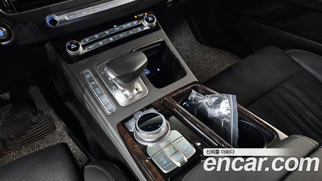 Genesis G90 2019 thumb 10