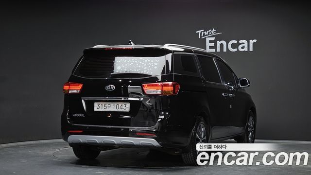 Kia Carnival 2017 thumb 3