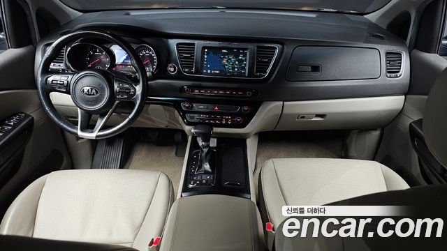 Kia Carnival 2017 thumb 7