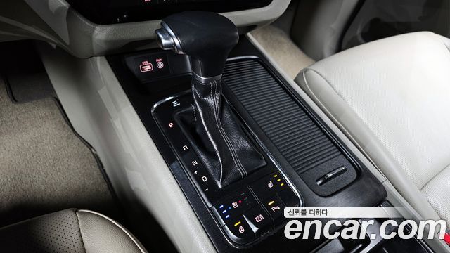 Kia Carnival 2017 thumb 9