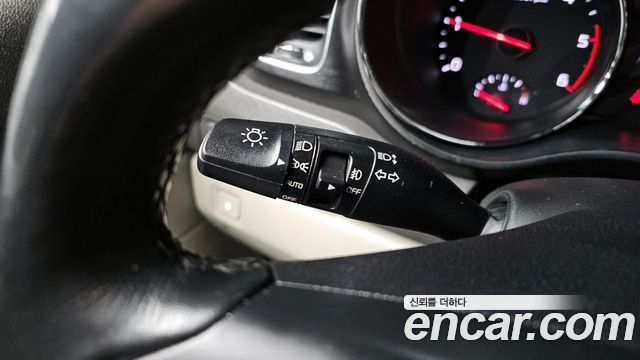 Kia Carnival 2017 thumb 12