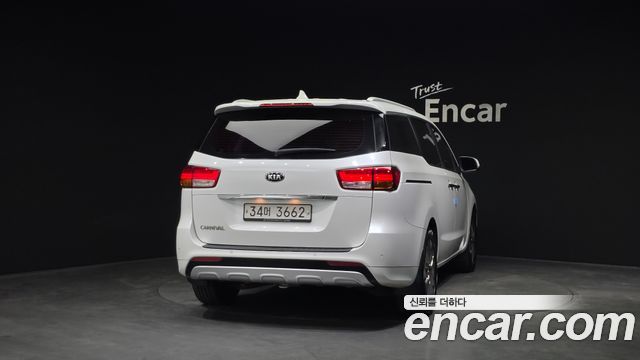 Kia Carnival 2014 thumb 5