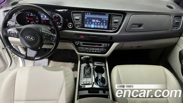 Kia Carnival 2014 thumb 12