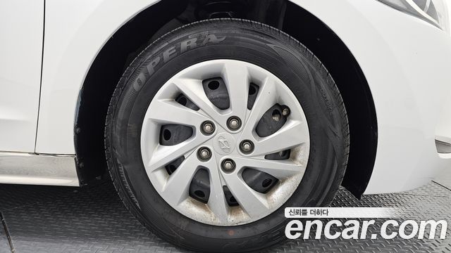 Hyundai Avante 2016 thumb 6