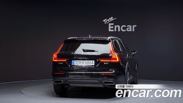 Volvo V60 2020 thumb 5